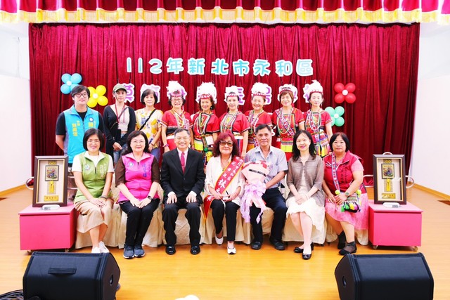 112年模範母親林秀琴女士闔府