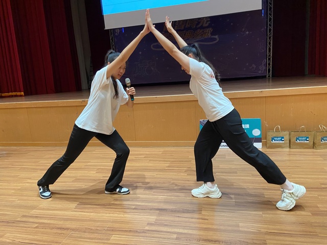 9/21 巧莓園老師帶大家動健康