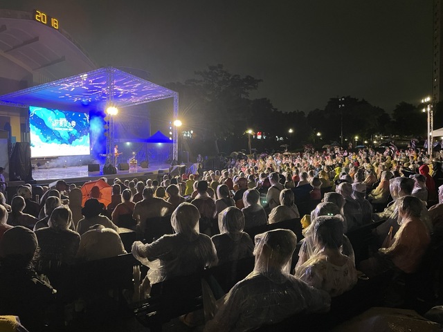 圖片10 7/12即使大雨仍無法澆熄滿座觀眾支持的熱情！
