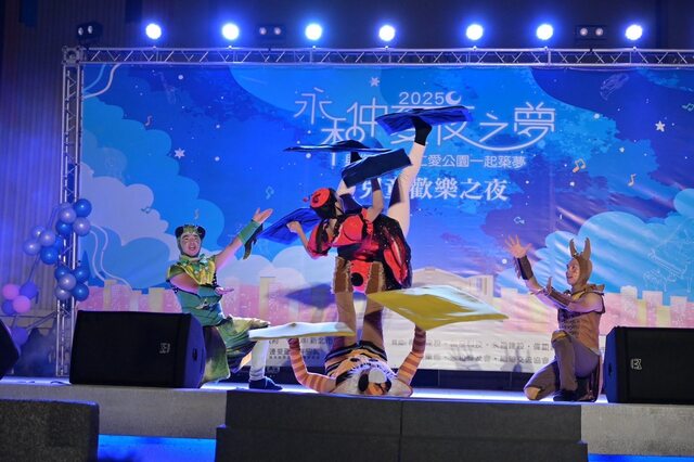 圖8 8/16天馬戲精彩的特技表演