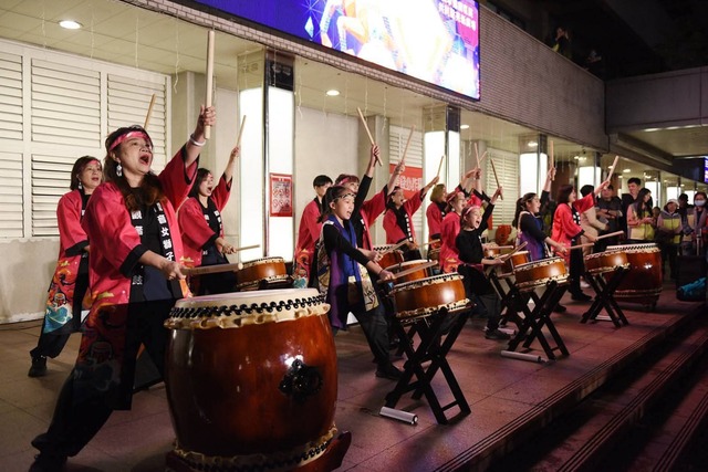 觀音女獅太鼓集團開場表演