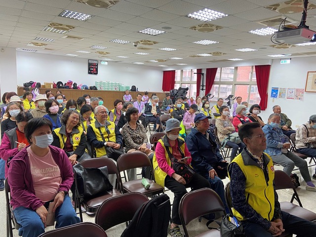 03/27 專心聽講的市民